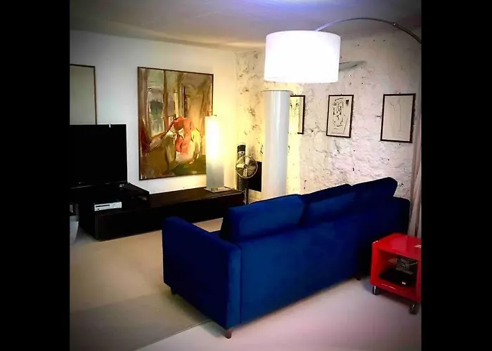 Large North Marais * باريس