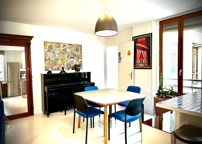 Large North Marais Apartment