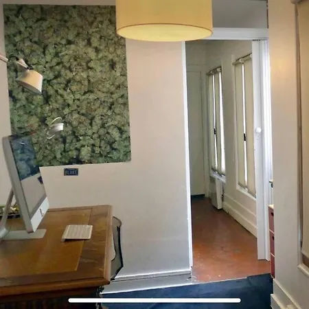 Large North Marais Apartman