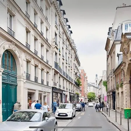 Large North Marais Apartman