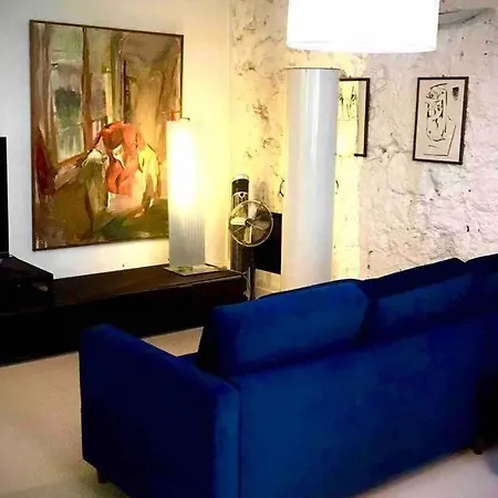 Large North Marais Apartman *