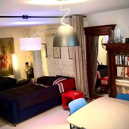 Large North Marais Apartman