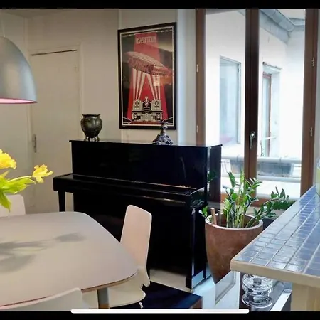 Large North Marais Apartman *