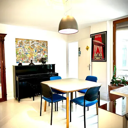 Large North Marais Apartman