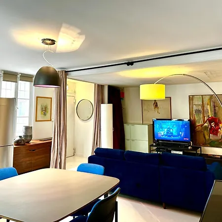 Large North Marais Apartman